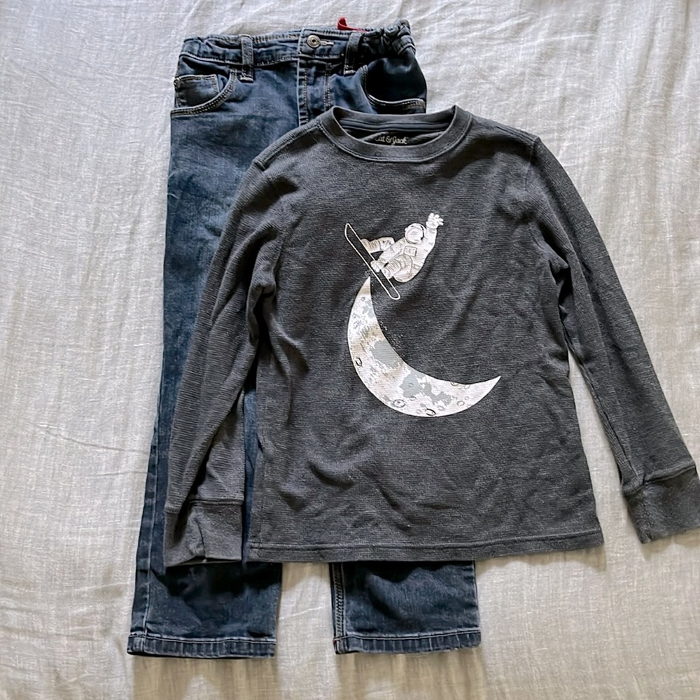 Boy’s size 6 Snowboarding Astronaut Outfit